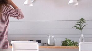 淋浴设施、免费洗浴用品、吹风机、毛巾