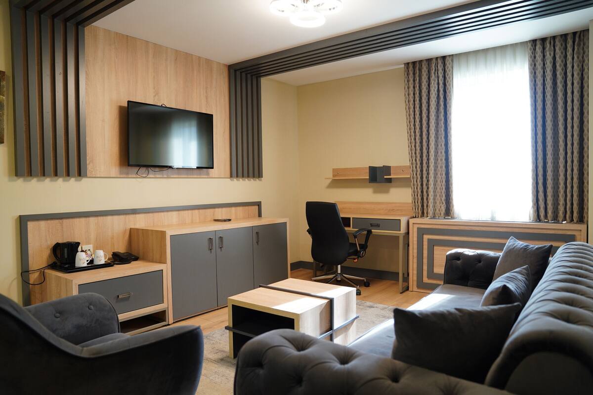 Family Suite | 1 bedroom, premium bedding, down comforters, free minibar items