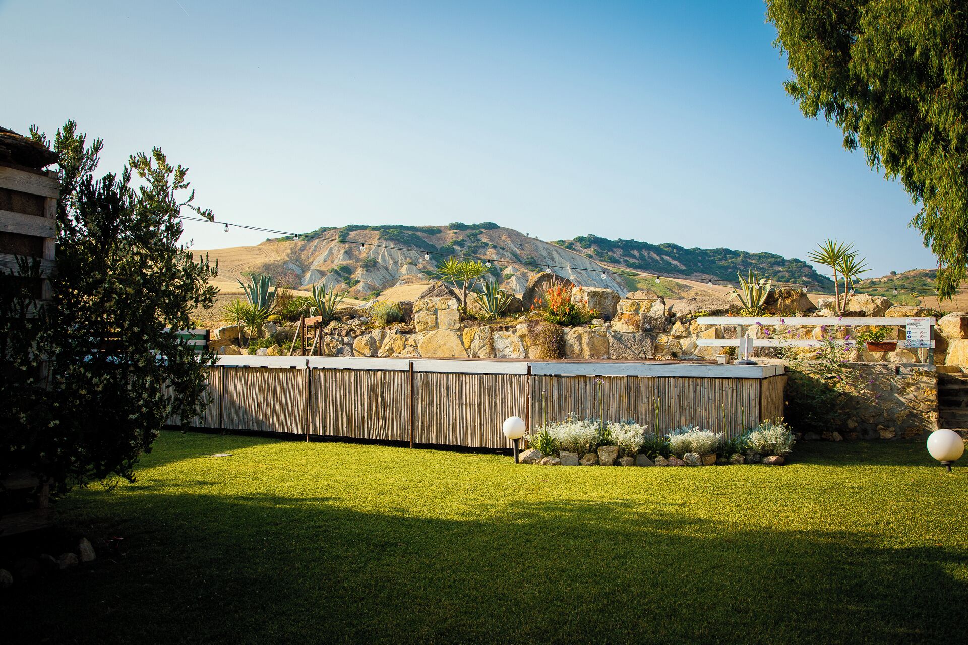 Pemandangan darat dari hartanah