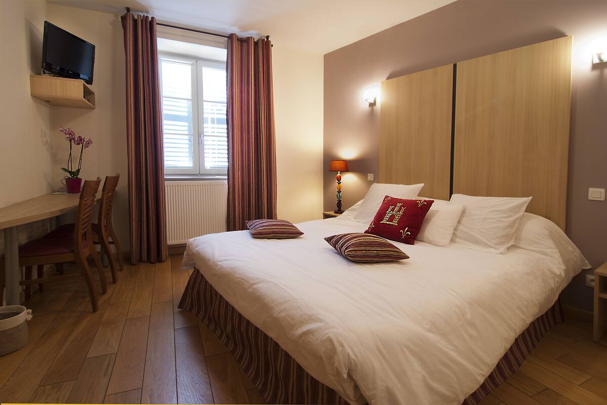comfort double room | desk, iron/ironing board, free wifi