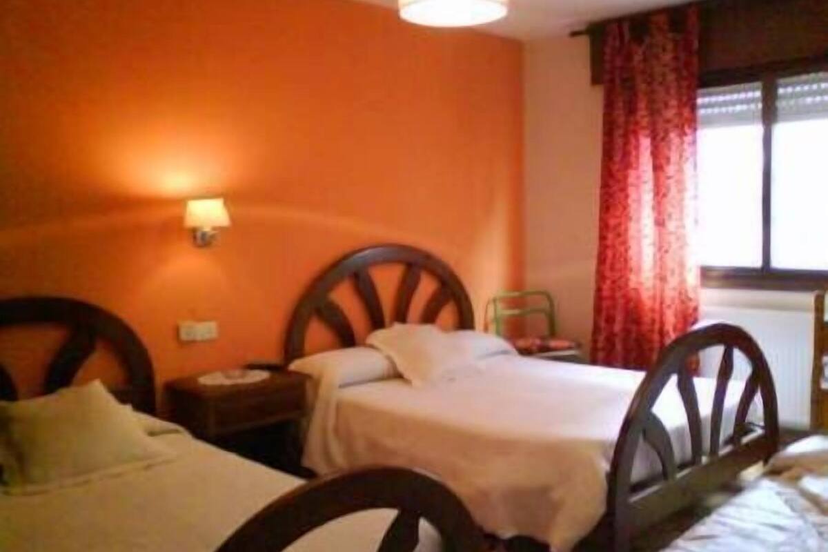 double room, 1 double or 2 single beds | desk, blackout curtains, free cots/infant beds, free wifi