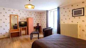 Comfort eenpersoonskamer | Een bureau, geluiddichte muren, gratis wifi, beddengoed