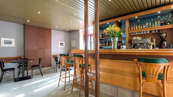 Bar (en el alojamiento)