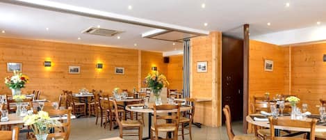 Lunch and dinner served, French cuisine