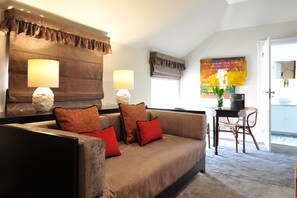 Minibar, coffres-forts dans les chambres, rideaux occultants