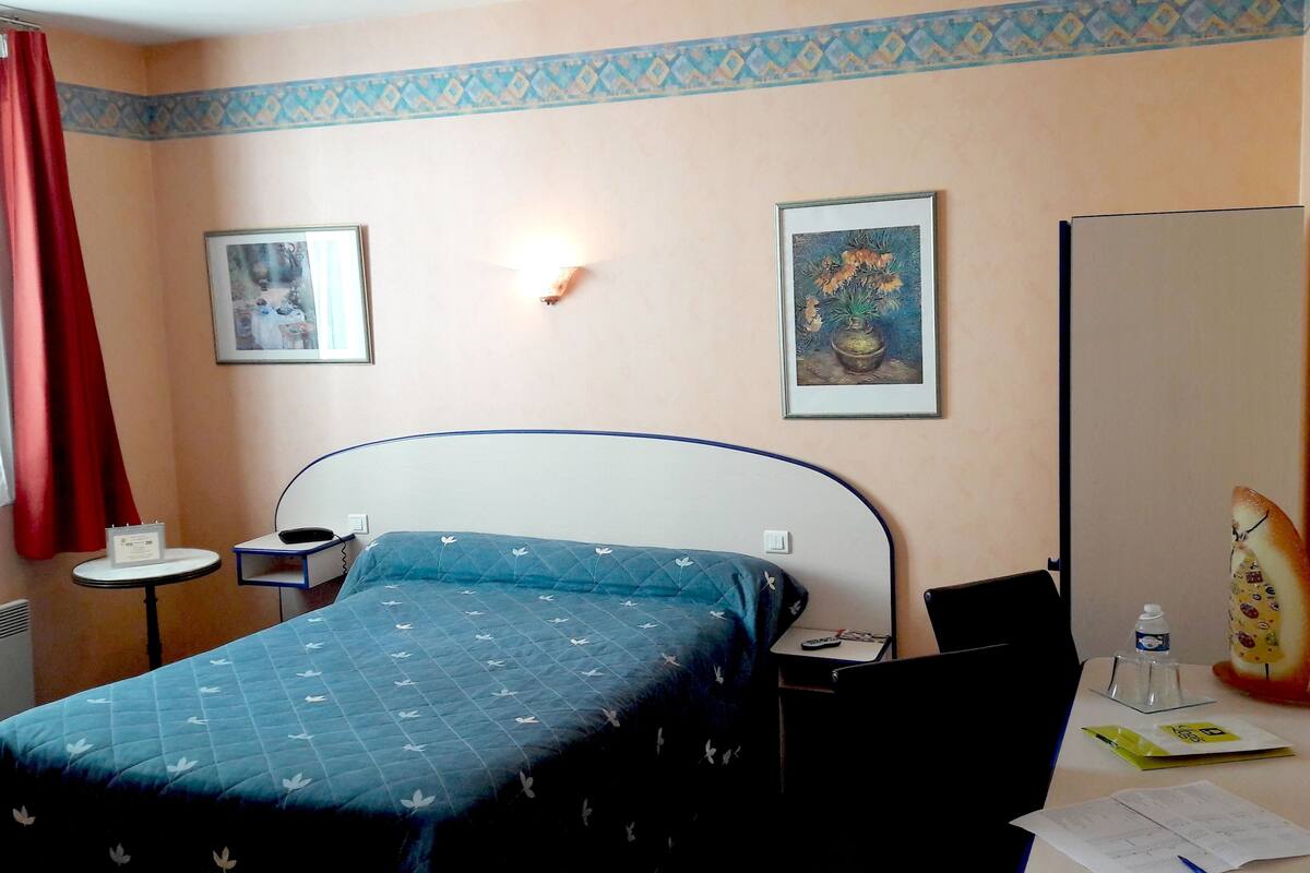 standard double room | desk, free wifi