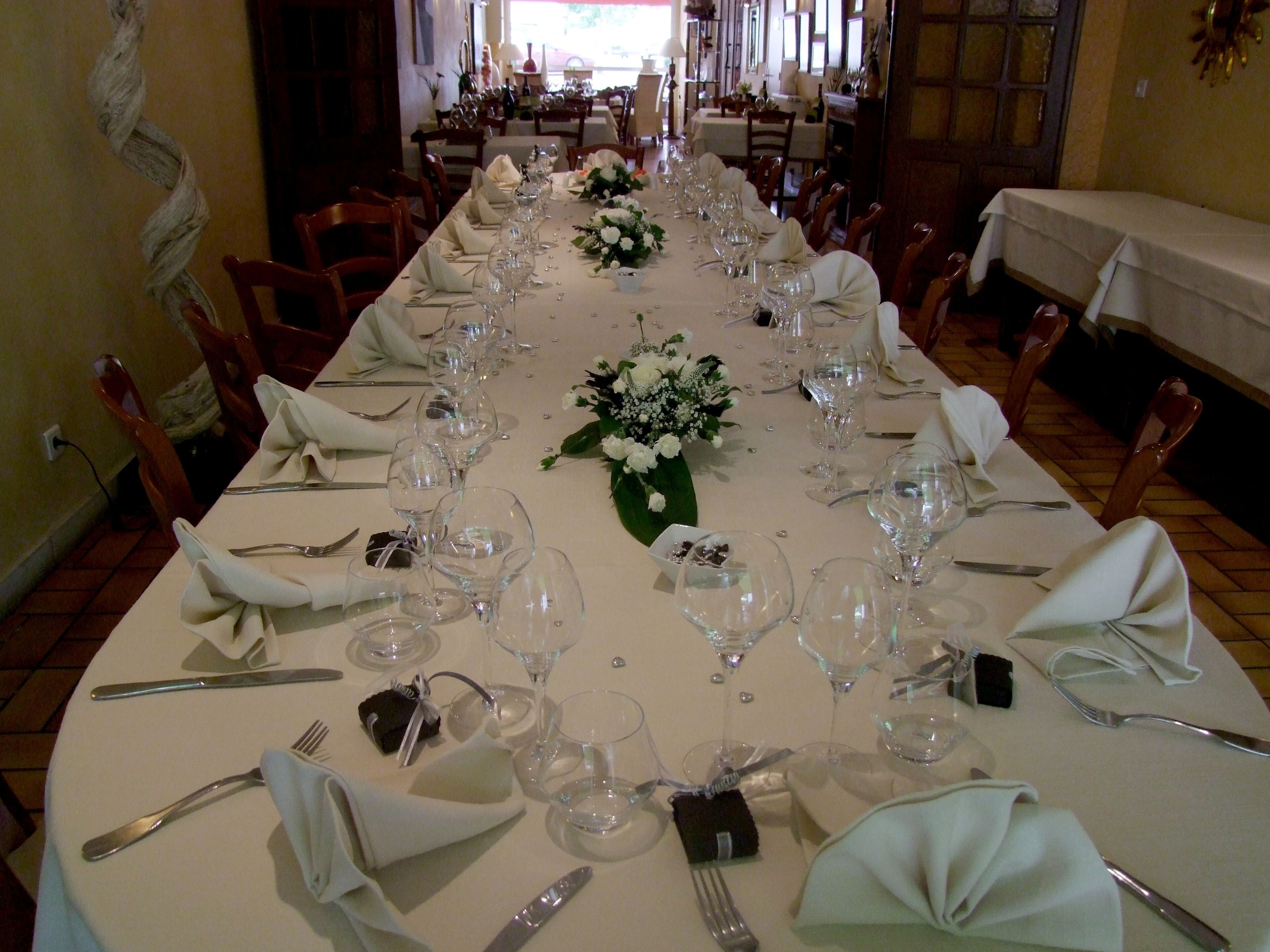 lunch and dinner served, french cuisine