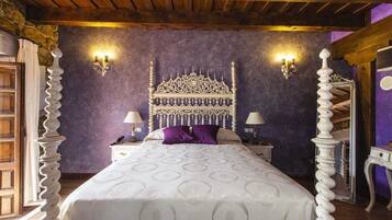 Luxe beddengoed, pillowtop-bedden, een kluis op de kamer, een bureau