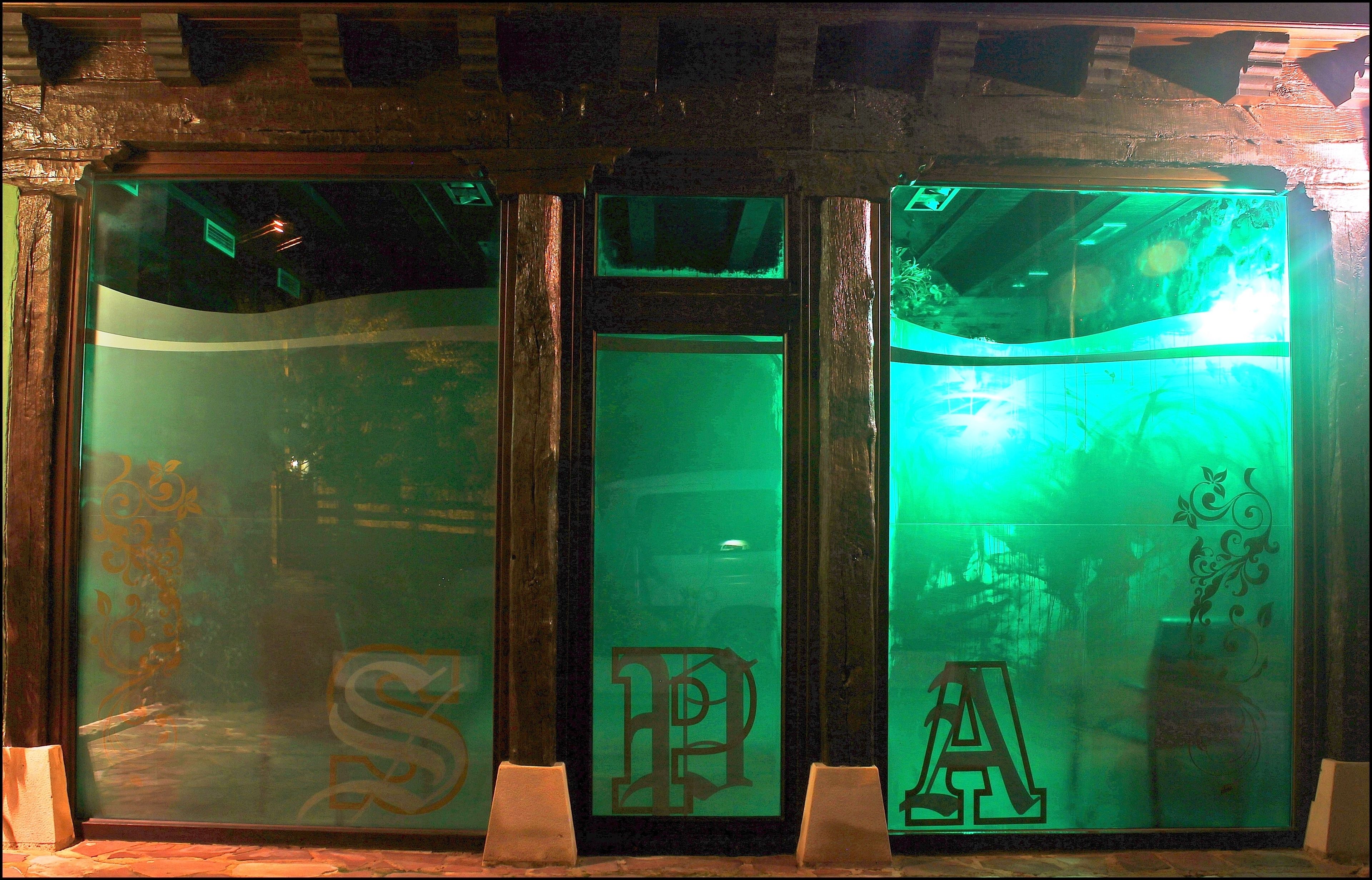 sauna, hot tub, steam room, turkish bath/hammam, aromatherapy
