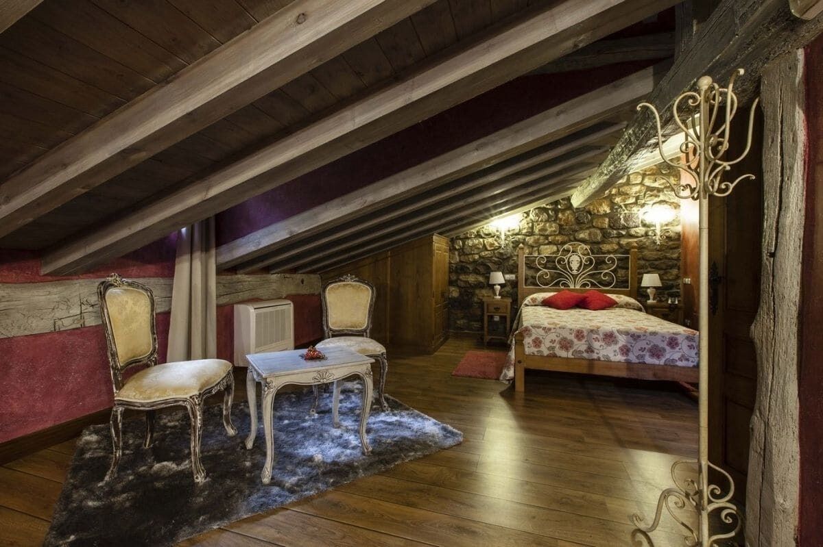 premium bedding, pillow-top beds, in-room safe, individually decorated