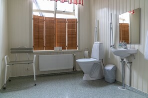 Shower, towels, soap, shampoo