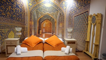 Economy-dobbeltværelse - privat badeværelse | Minibar, individuelt design, skrivebord