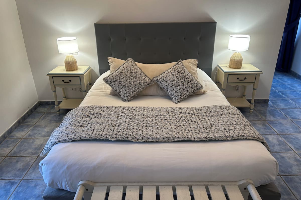 comfort double room | minibar, desk, soundproofing, iron/ironing board