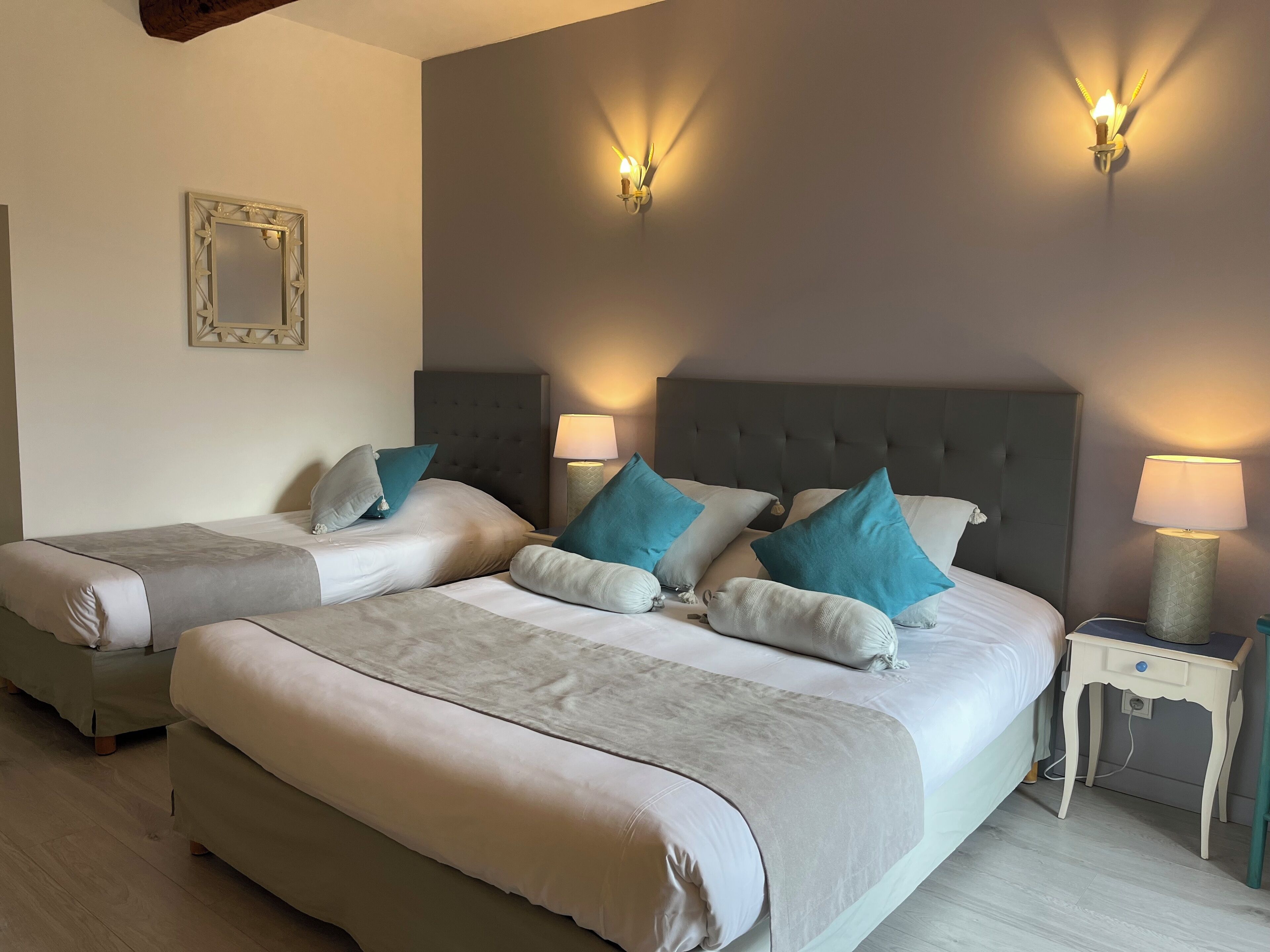 superior triple room | minibar, desk, soundproofing, iron/ironing board