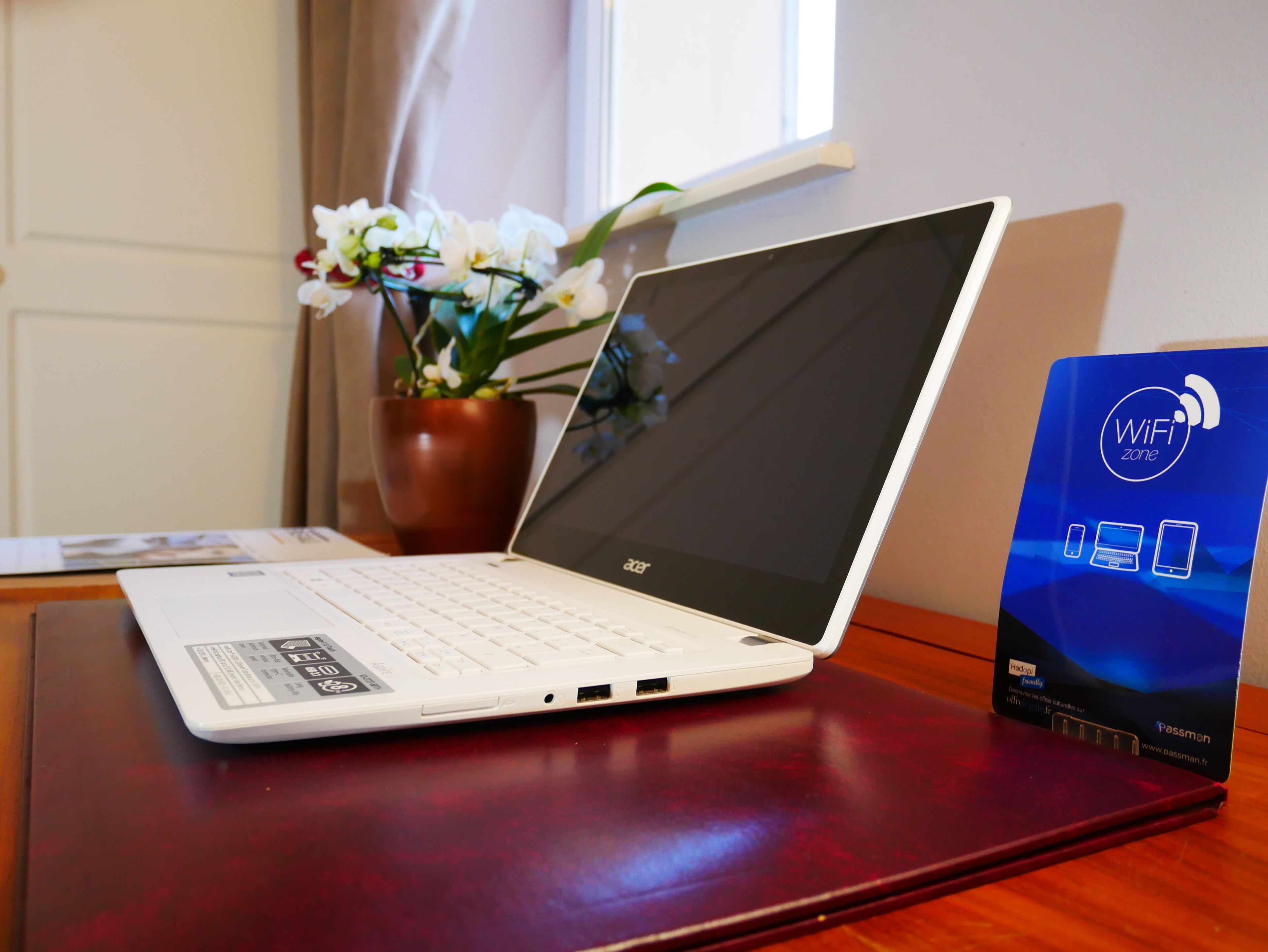 superior double room | minibar, desk, soundproofing, iron/ironing board