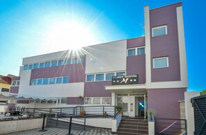 Kolam renang terbuka