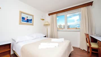 Premium bedding, minibar, in-room safe, desk
