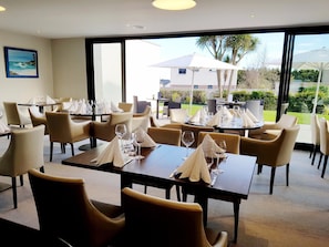 Lunch and dinner served, French cuisine - Hôtel du Large (Plougonvelin)