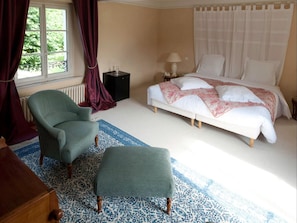 Minibar, desk, free cots/infant beds, free WiFi