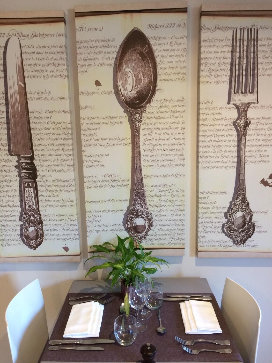 lunch and dinner served, french cuisine