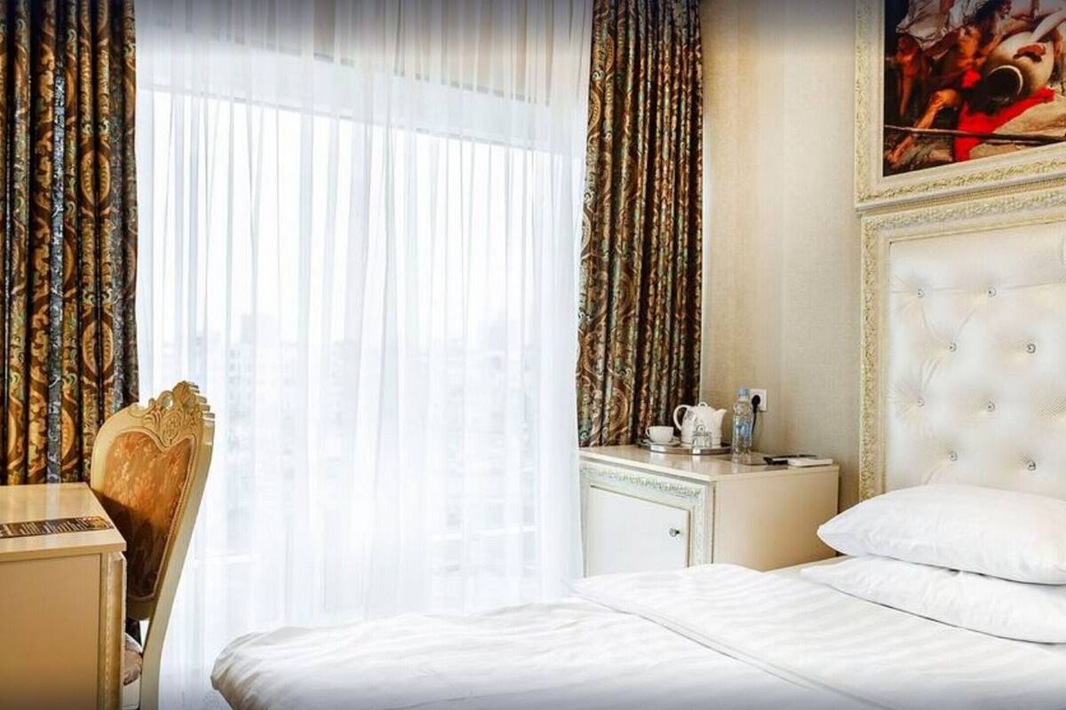 Standard Single Room | Bar mini, peti besi dalam bilik, meja, seterika/papan seterika