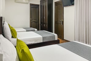 Minibar, desk, iron/ironing board, free WiFi - Ayenda 1139 Castellón Plaza (Pereira)