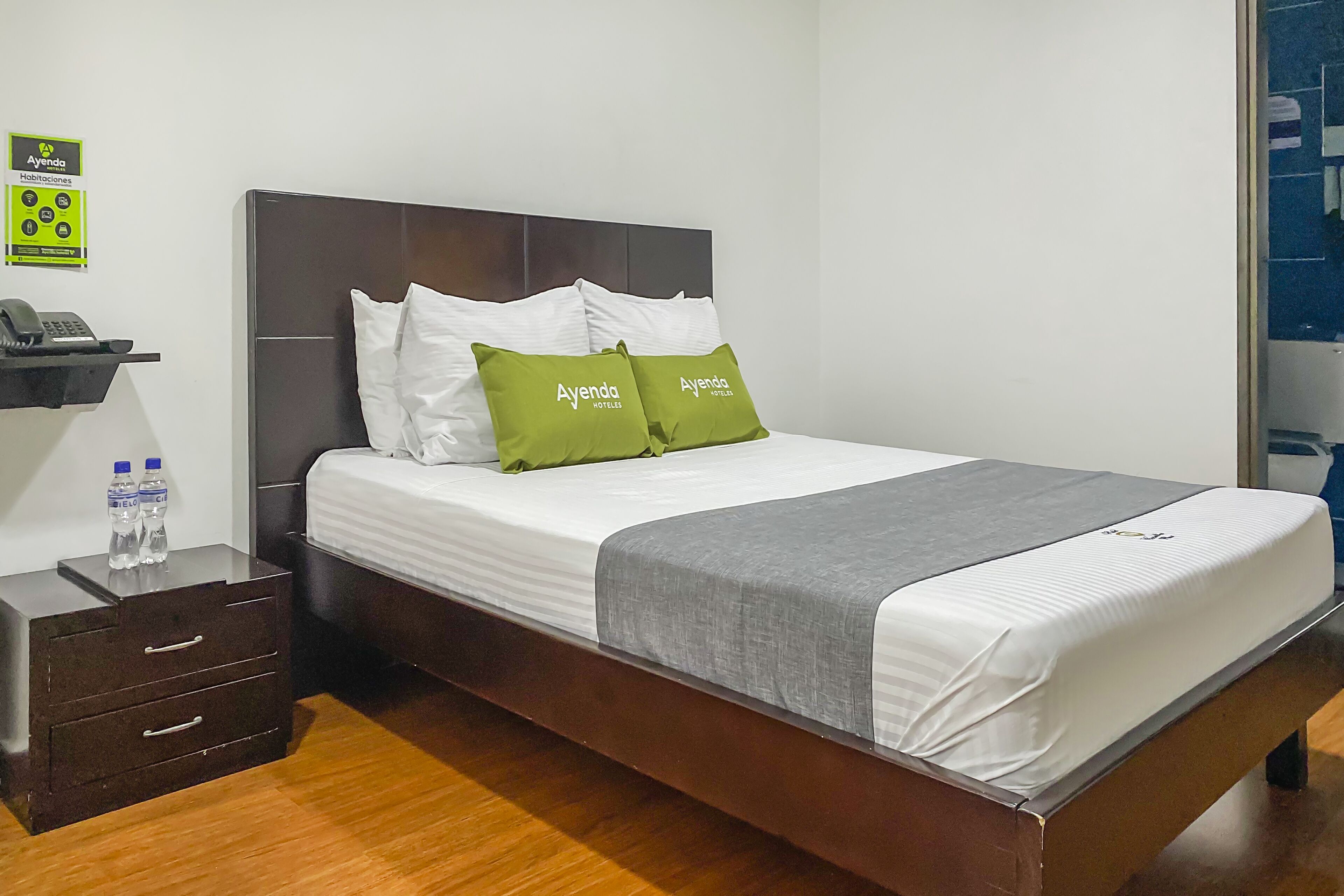 standard double room | minibar, desk, iron/ironing board, free wifi