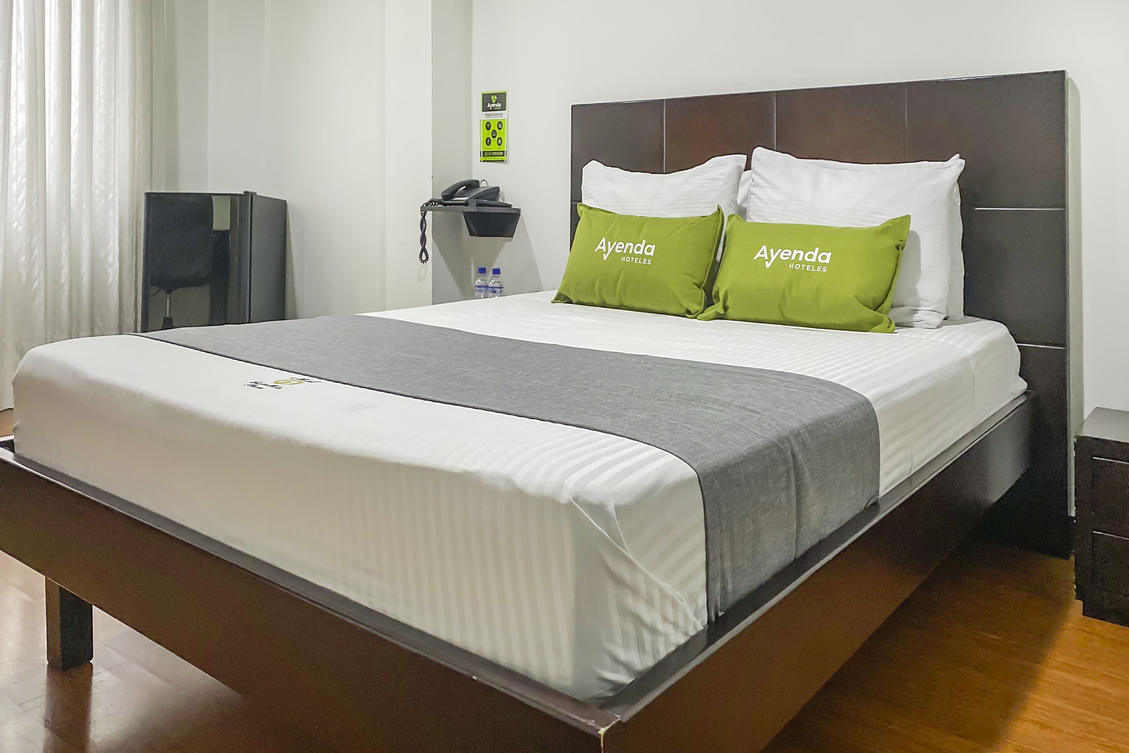 standard double room | minibar, desk, iron/ironing board, free wifi