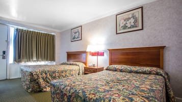 双人房 | 客房内保险箱、办公桌、熨斗/熨衣板、免费 WiFi