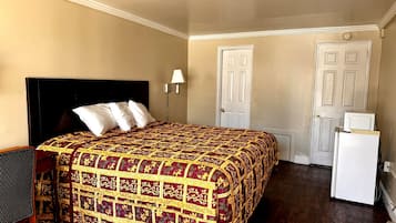 Quarto, 1 cama King | Cofres nos quartos, escrivaninha, ferros/tábuas de passar roupa