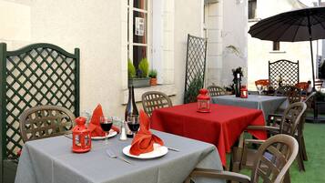 Khu ẩm thực ngoài trời