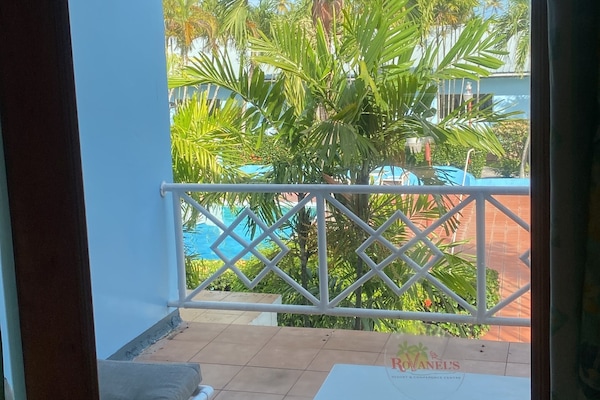 Standard Room, 1 King Bed | Iron/ironing board, free cribs/infant beds, free rollaway beds