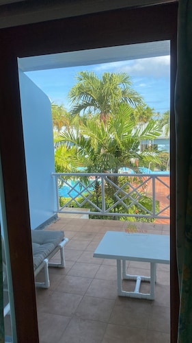 Rovanel's Resort and Conference Centre