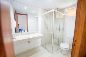 Shower, free toiletries, hair dryer, towels - Pousada Muito Bonito (Bonito)