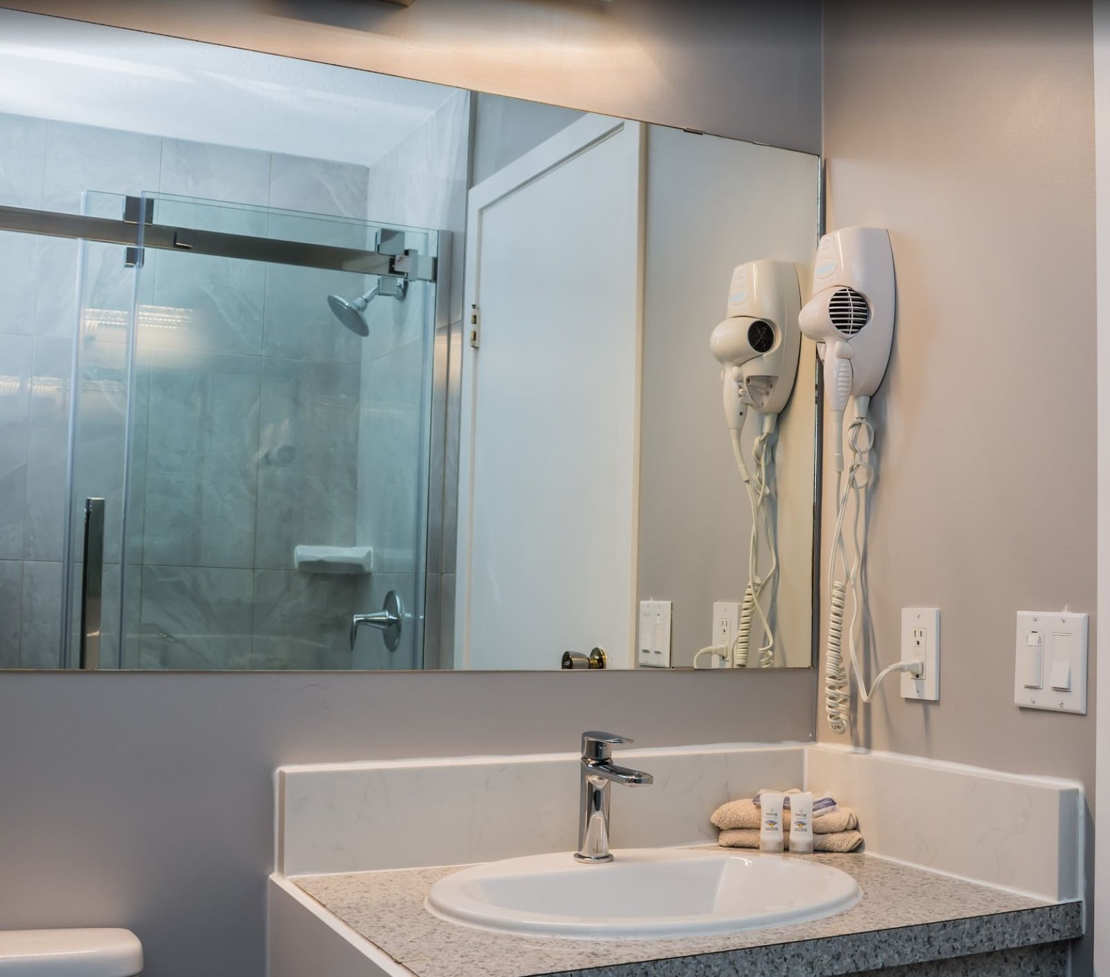 シャワー、タオル