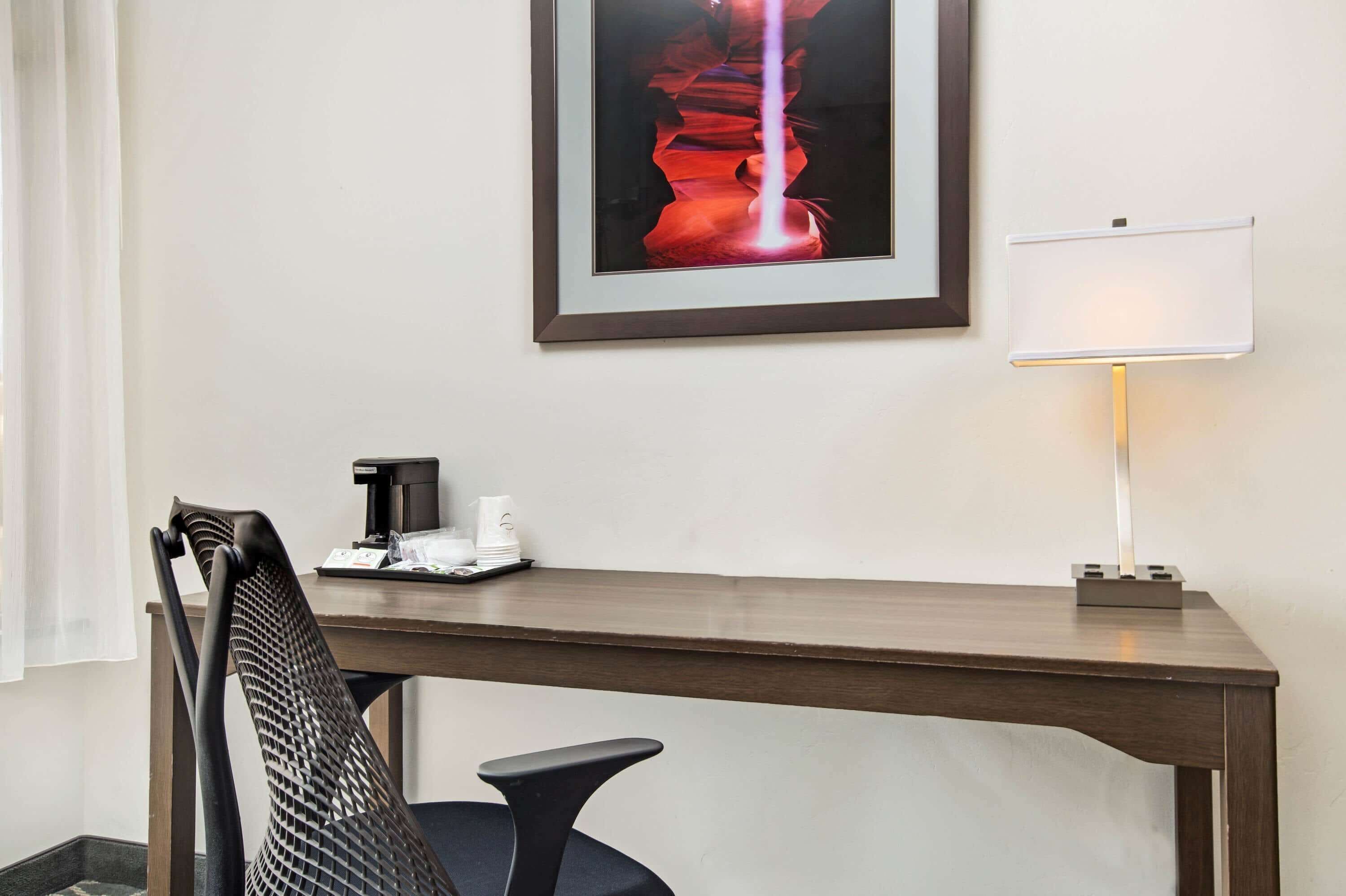 premium bedding, pillow-top beds, in-room safe, desk