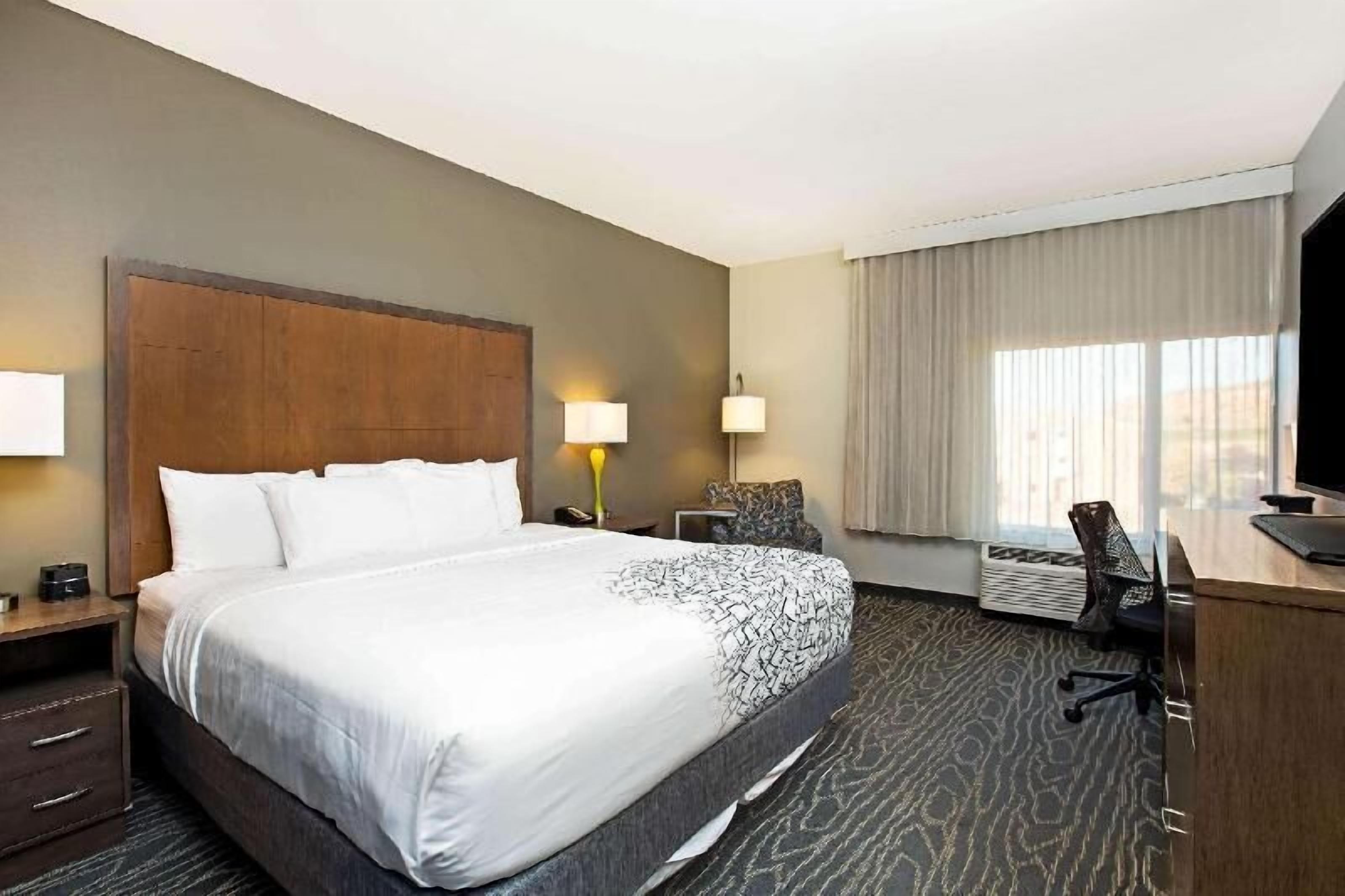 Premium bedding, pillowtop beds, in-room safe, desk