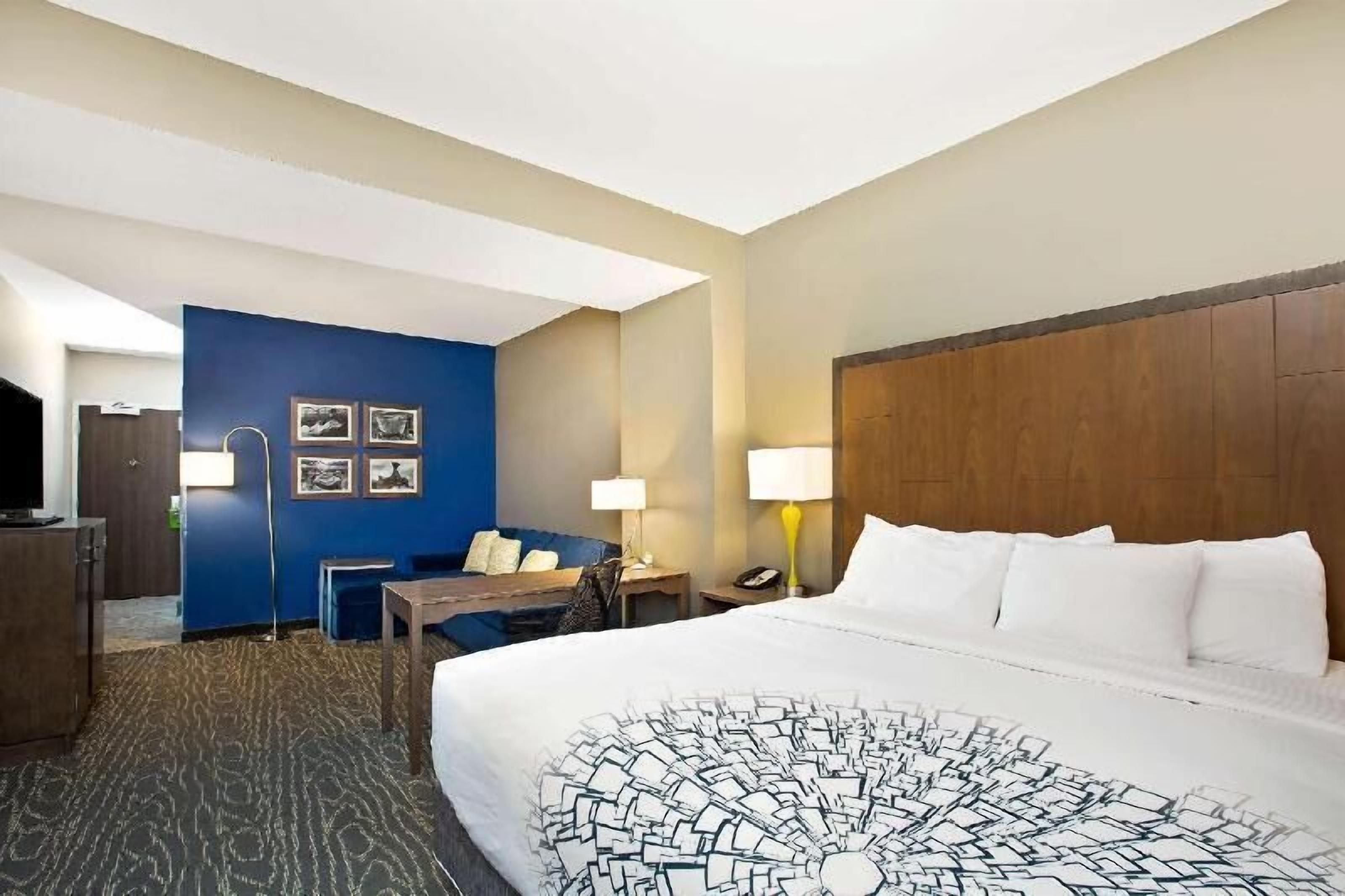 Premium bedding, pillowtop beds, in-room safe, desk