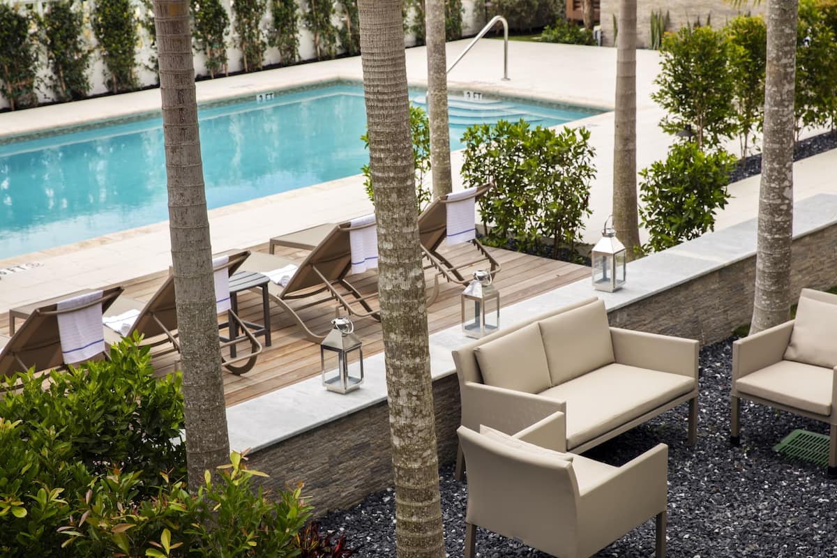 Outdoor pool | Outdoor pool, open 8:00 AM to 7:00 PM, sun loungers