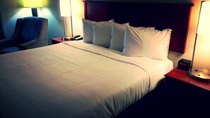 In-room safe, desk, laptop workspace, iron/ironing board - Motel 6 Hastings, NE (Hastings)
