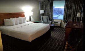 1 King Bed | In-room safe, desk, laptop workspace, iron/ironing board - Motel 6 Hastings, NE (Hastings)