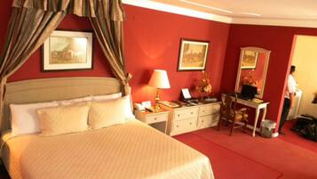 Minibar, in-room safe, iron/ironing board, free cribs/infant beds