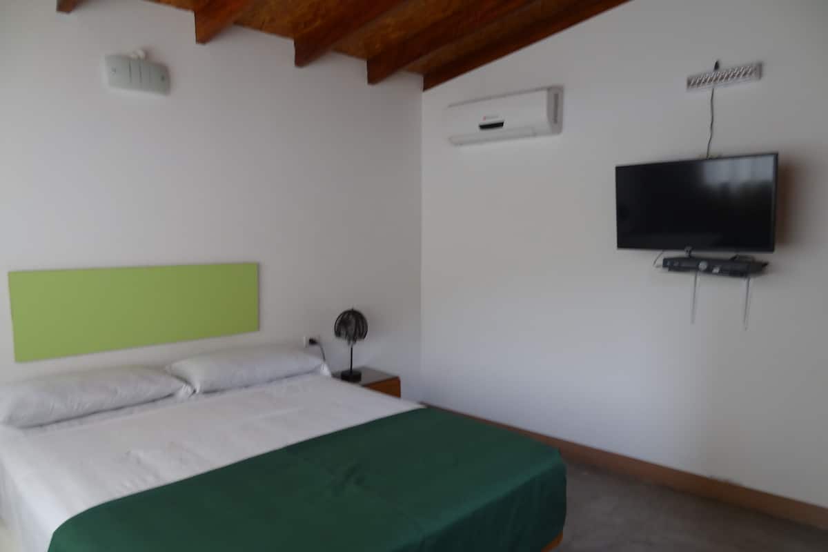 Bungalow, 2 Schlafzimmer, Kochnische, Poolblick