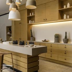 Couples treatment rooms, hot tub, steam room, body treatments