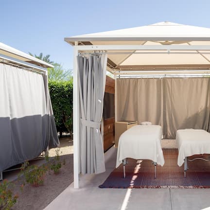 Salas de tratamiento para parejas, tina de hidromasaje y baño de vapor