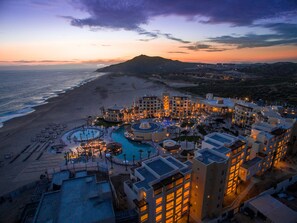 Property grounds - The Towers at Pueblo Bonito Pacifica - All Inclusive (Cabo San Lucas)