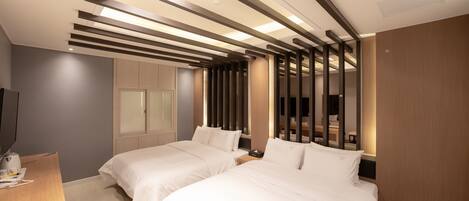 Family Twin Room | Free WiFi