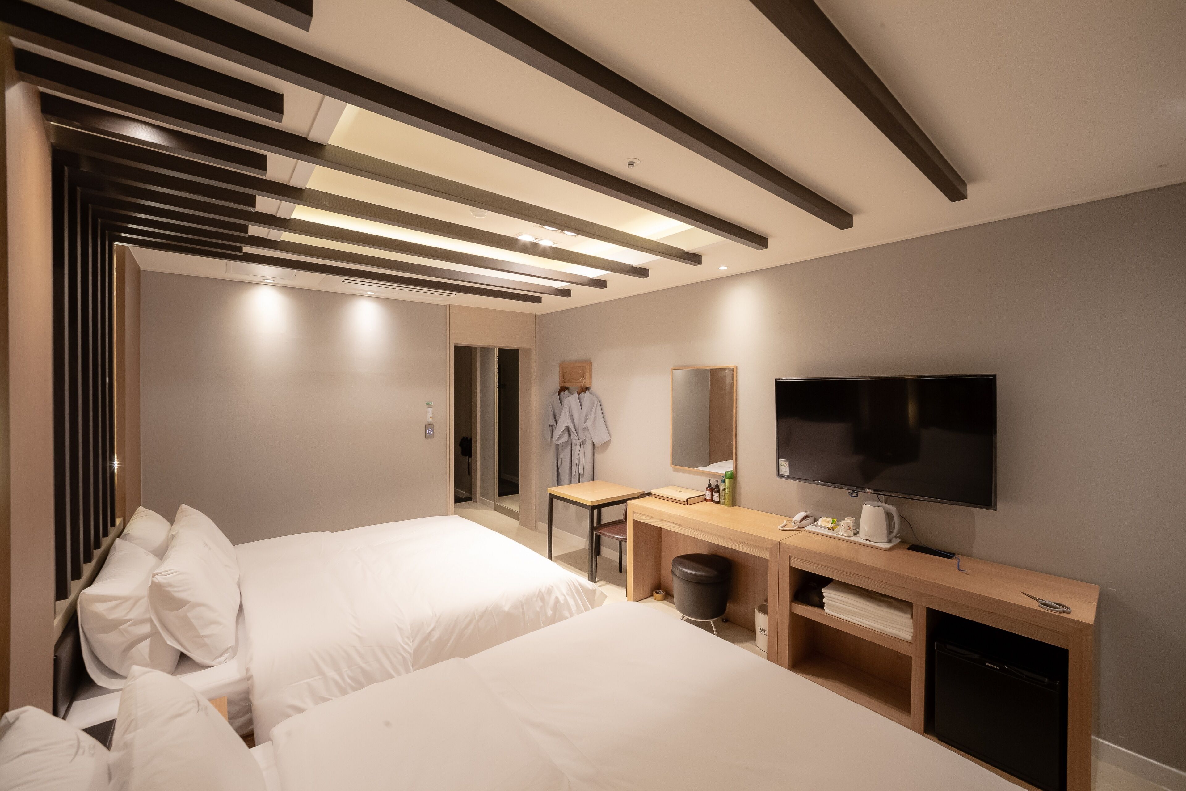 family twin room | free wifi