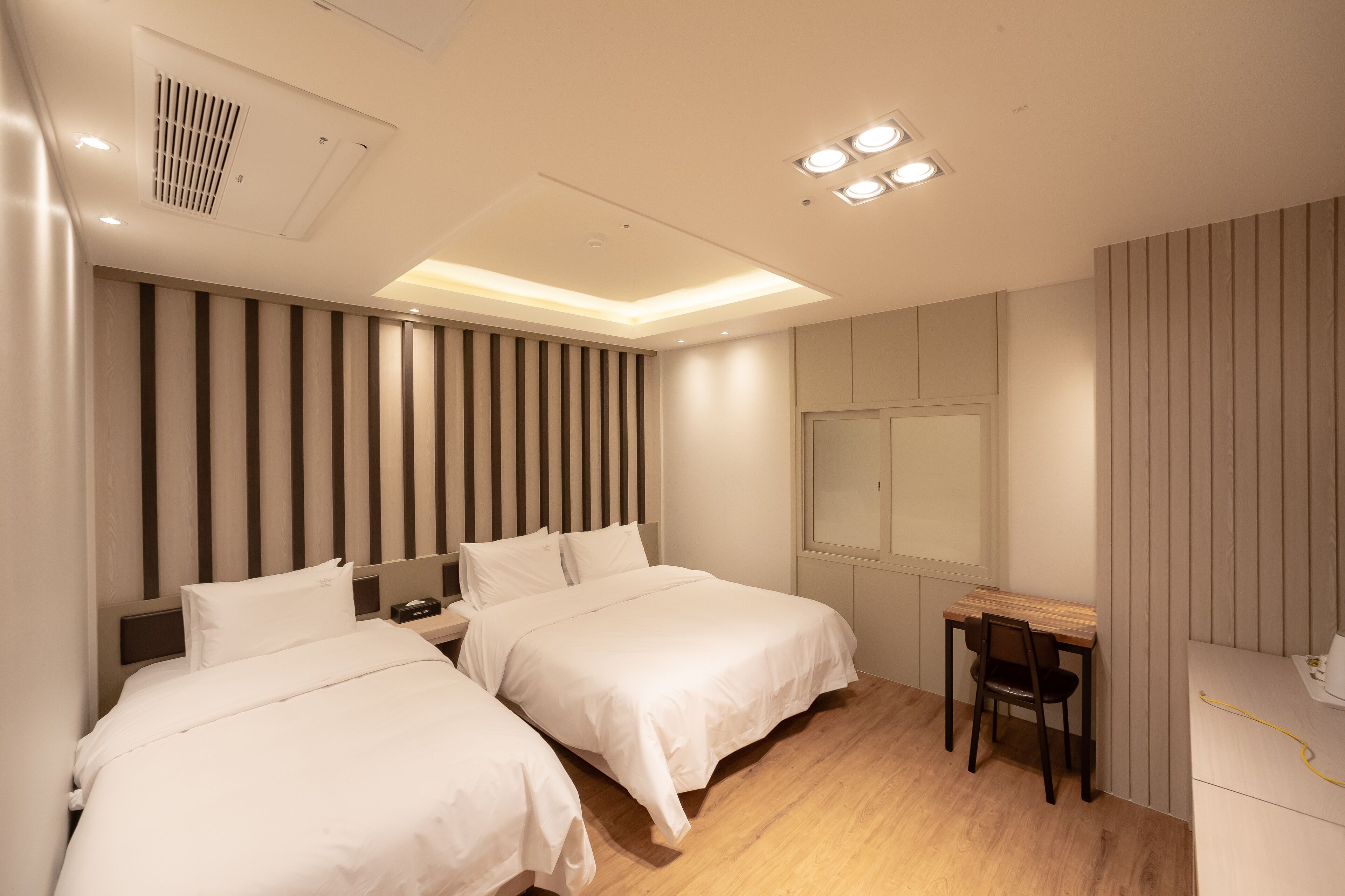 deluxe twin room | free wifi