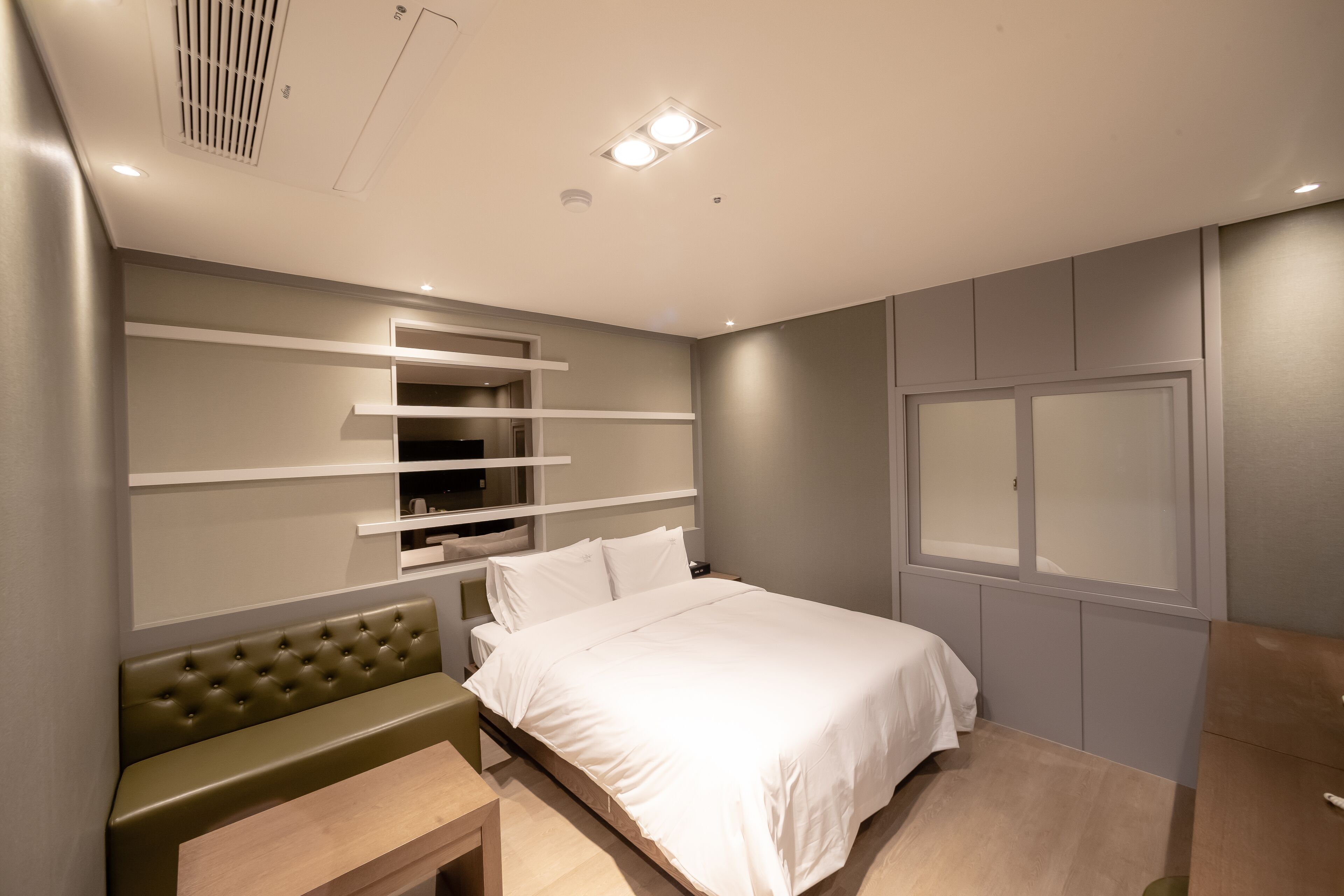 deluxe double room | free wifi